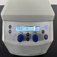 Eppendorf 5425R Refrigerated Centrifuge image 2
